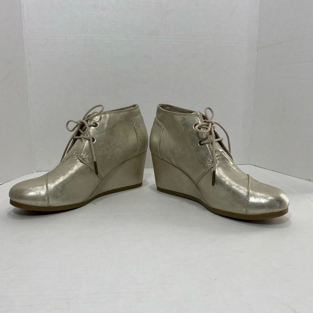 TOMS Desert Wedge White Gold Metallic Shoes size W 10